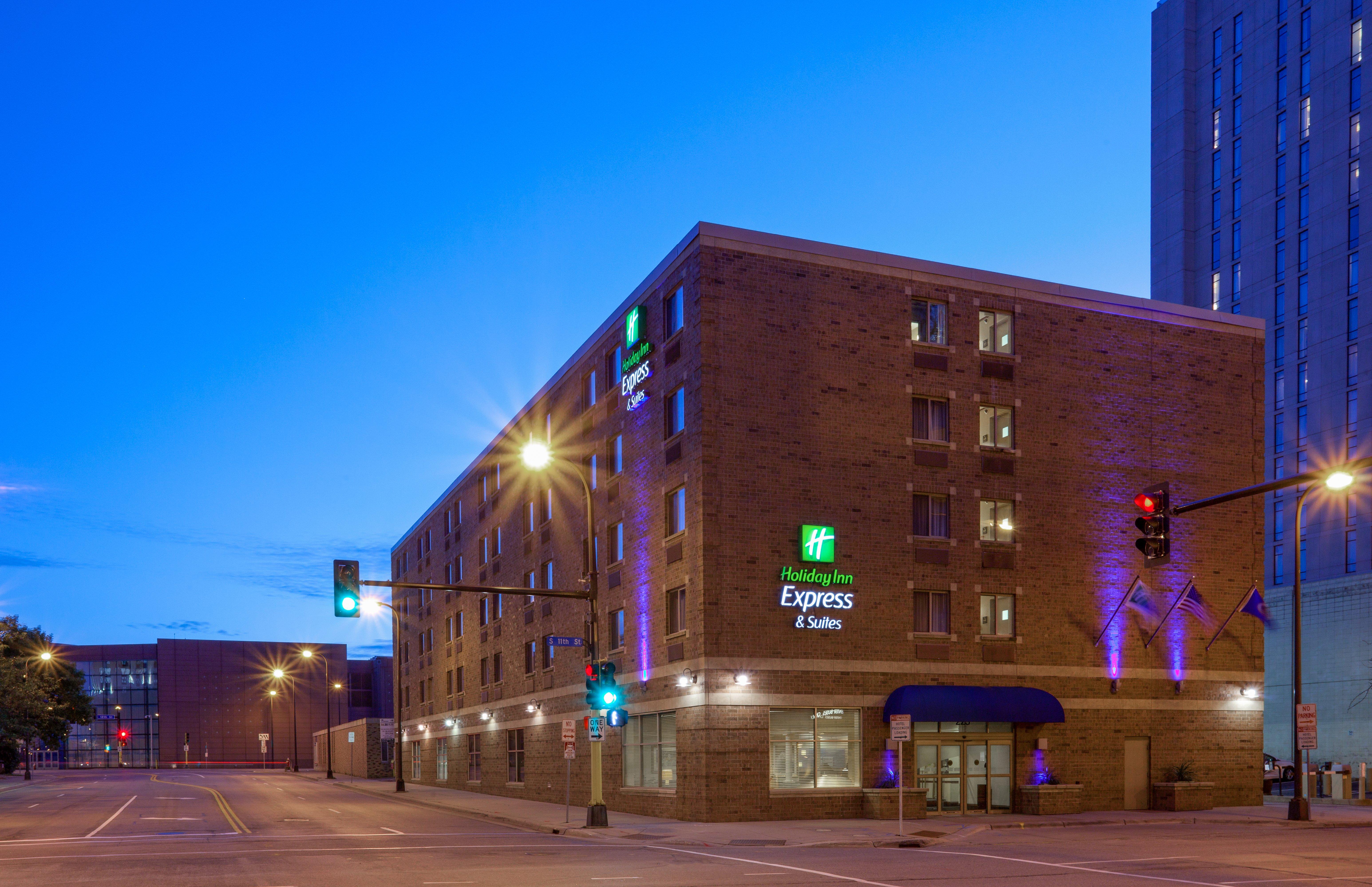 Holiday Inn Express Hotel & Suites Minneapolis-Downtown Convention Center By Ihg Экстерьер фото