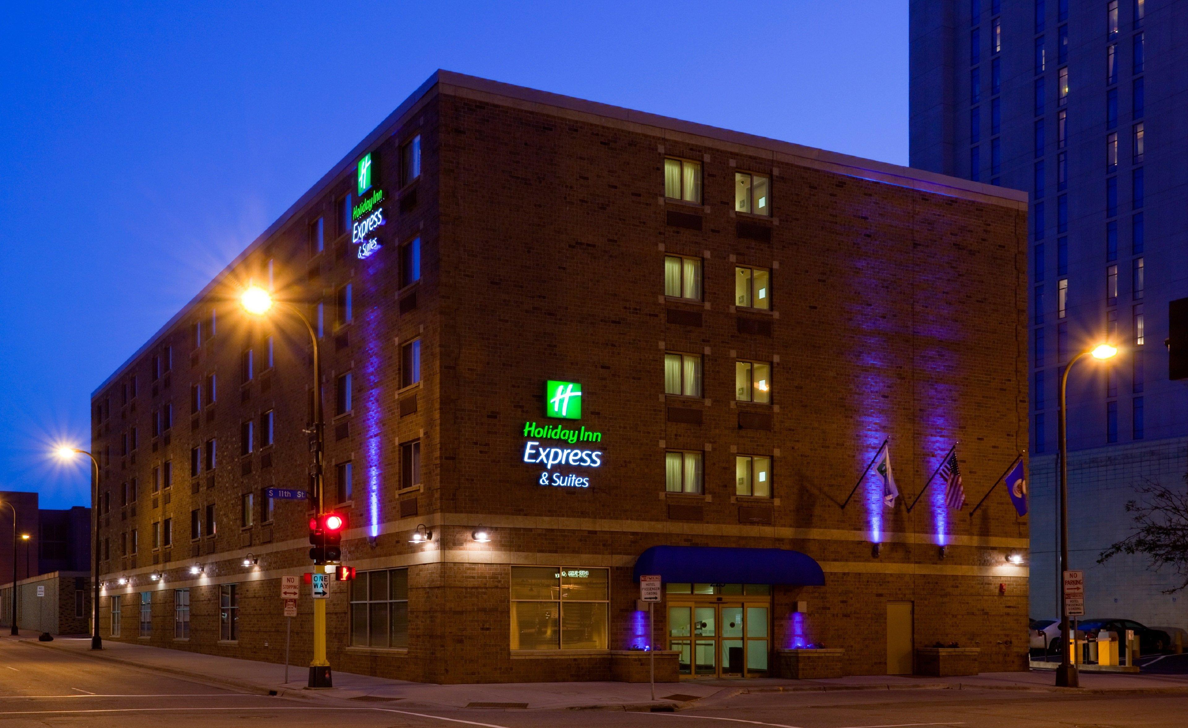 Holiday Inn Express Hotel & Suites Minneapolis-Downtown Convention Center By Ihg Экстерьер фото