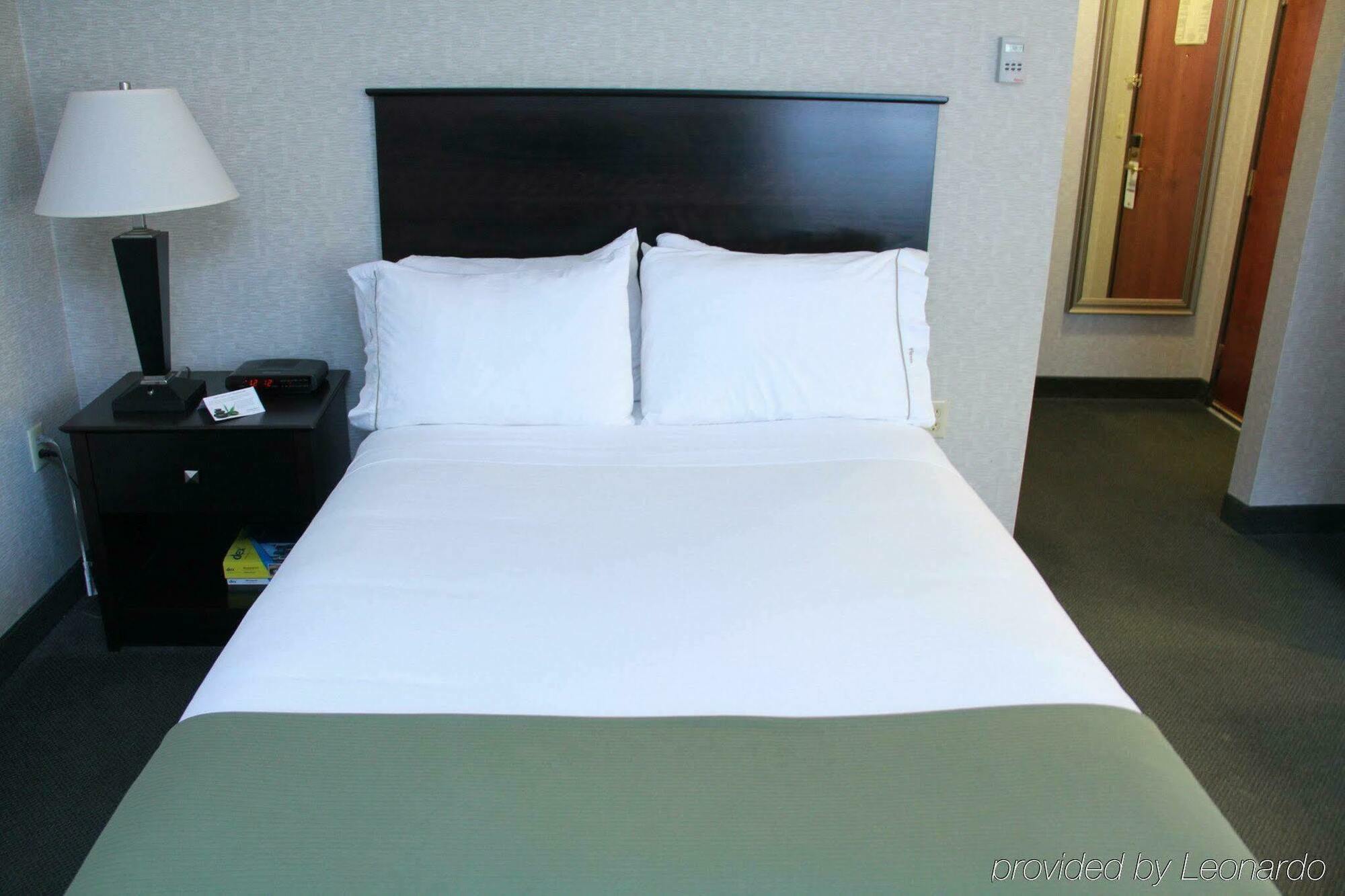 Holiday Inn Express Hotel & Suites Minneapolis-Downtown Convention Center By Ihg Экстерьер фото