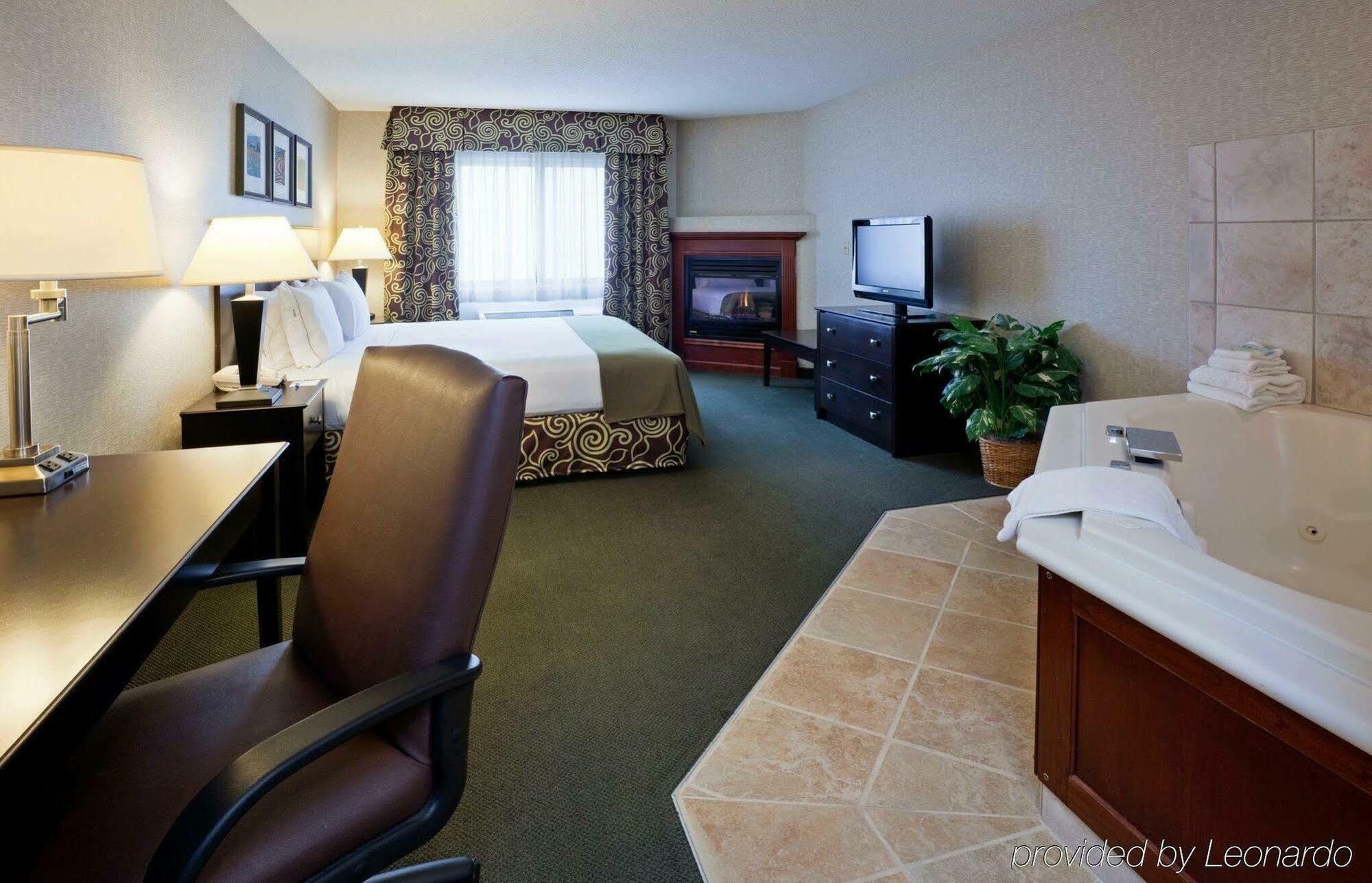 Holiday Inn Express Hotel & Suites Minneapolis-Downtown Convention Center By Ihg Экстерьер фото